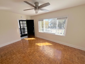 270 Cliff Dr, Unit 7 in Laguna Beach, CA - Building Photo - Building Photo