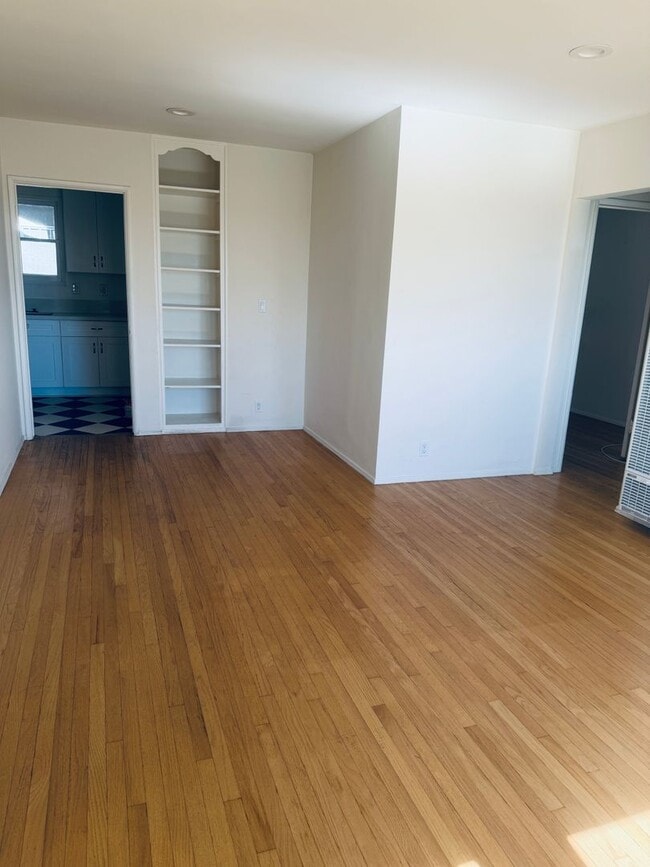 5828 Condon Ave in Los Angeles, CA - Building Photo - Building Photo