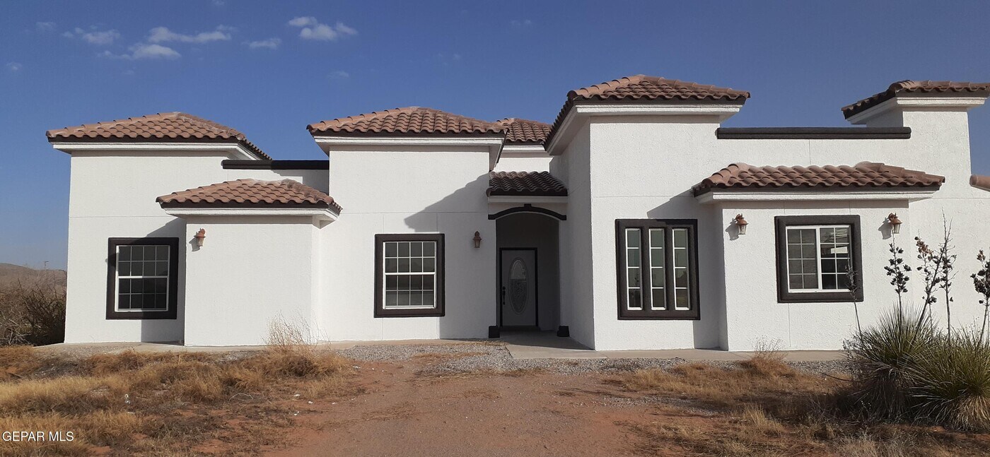 5466 Buffalo Creek Dr in El Paso, TX - Building Photo