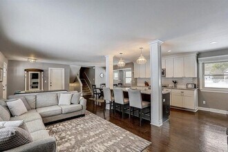 21810 Locksley Ln in Brookfield, WI - Foto de edificio - Building Photo