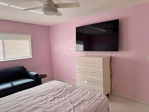 5574 Witney Dr in Delray Beach, FL - Building Photo - Building Photo