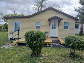 319 1/2 E. 11th St in Panama City, FL - Building Photo - Building Photo