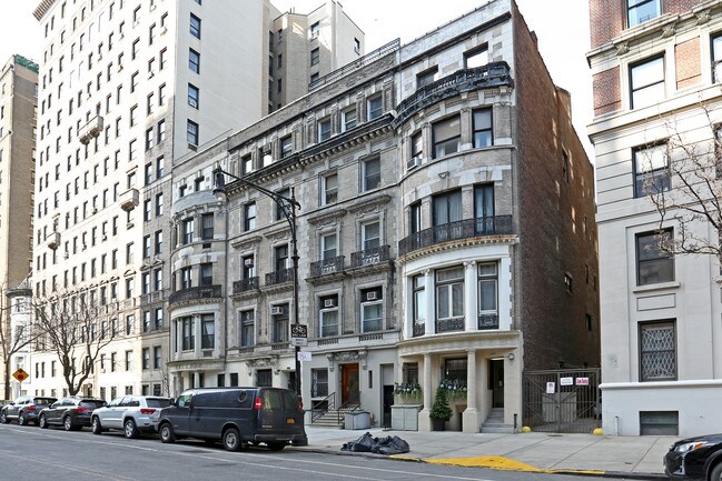 305 W 106th St in New York, NY - Building Photo - Building Photo