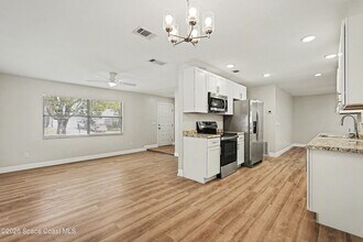 320 Algiers Ave SE in Palm Bay, FL - Building Photo - Building Photo