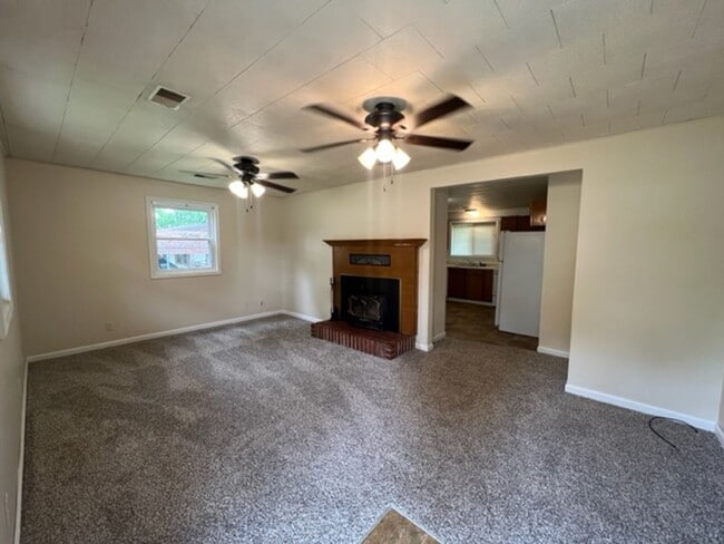 1341 Acacia Club Rd in Hollister, MO - Building Photo - Building Photo