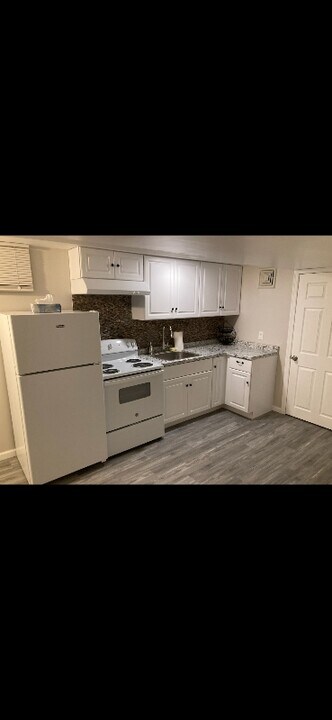 197 Hooper Ave in Toms River, NJ - Building Photo