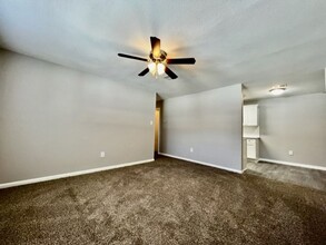 711 Melody Ln in Searcy, AR - Foto de edificio - Building Photo