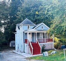 56 Glenwood Ave in Poughkeepsie, NY - Building Photo