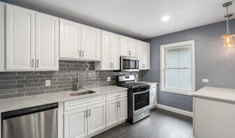 402 Morse Ave in Ridgefield, NJ - Building Photo