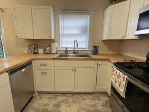 200 Hunter St in Cary, NC - Building Photo - Building Photo