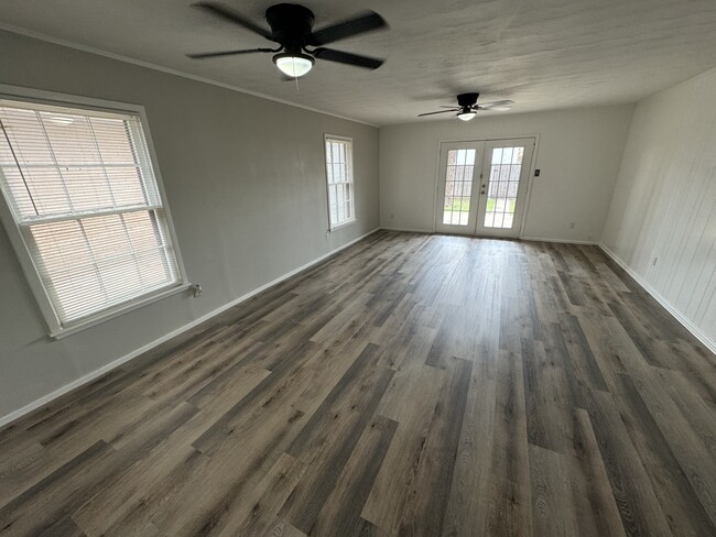 2103 49th St, Unit D in Lubbock, TX - Foto de edificio - Building Photo