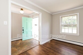 1101 Surry Dr in Greensboro, NC - Building Photo - Building Photo