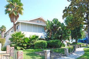 2315 W Gramercy Ave in Anaheim, CA - Building Photo