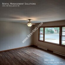 1654 SW Knollwood Dr in Topeka, KS - Building Photo - Building Photo