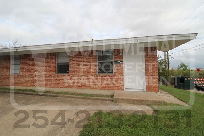 811 Pecan Cir in Killeen, TX - Foto de edificio - Building Photo