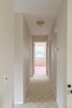 17 Alex Ln in Glen Cove, NY - Building Photo - Building Photo