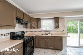 108 Thornhurst Rd in Bolingbrook, IL - Foto de edificio - Building Photo