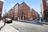 176 Salem St, Unit #1 in Boston, MA - Foto de edificio - Building Photo