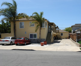 7932 Macdonald Ave in Huntington Beach, CA - Building Photo - Building Photo