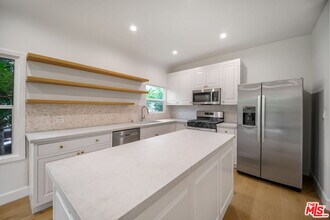 101 N Clark Dr in West Hollywood, CA - Building Photo - Building Photo