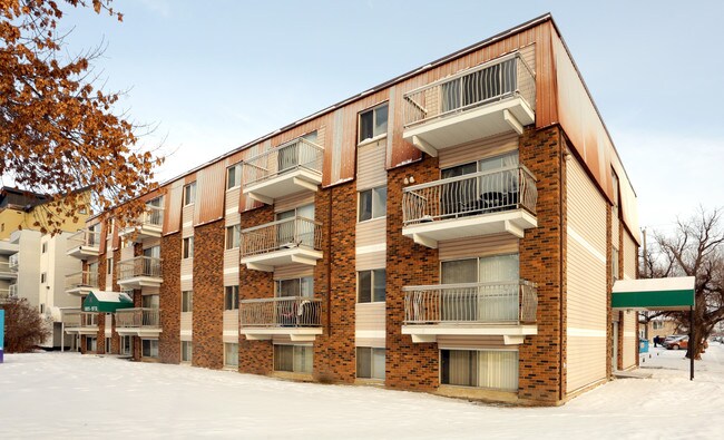 Virginian Arms in Edmonton, AB - Building Photo - Building Photo