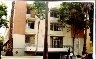 Menlo Imperial Apartments in Los Angeles, CA - Building Photo