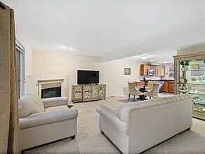 195 Captain Eames Cir in Ashland, MA - Building Photo - Building Photo