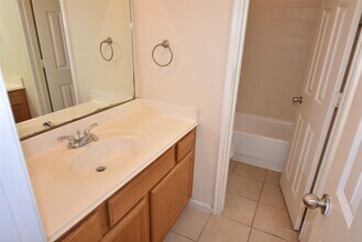 8059 Villa De Norte St in Houston, TX - Building Photo - Building Photo