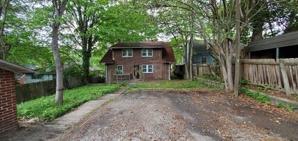 1205 W Friendly Ave in Greensboro, NC - Building Photo - Building Photo