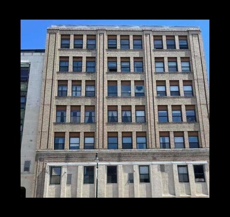 17 Federal St-Unit -706 in Worcester, MA - Building Photo