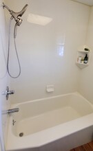 70 Hobart Pl-Unit -2nd floor in Totowa, NJ - Building Photo - Building Photo