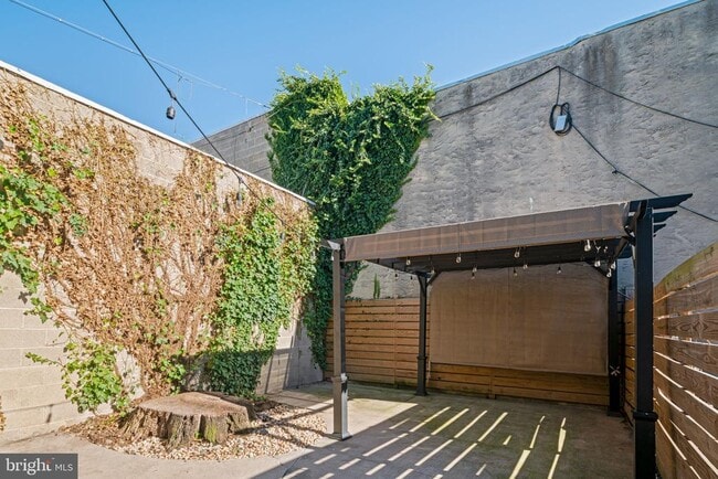 1865 Frankford Ave in Philadelphia, PA - Building Photo - Building Photo