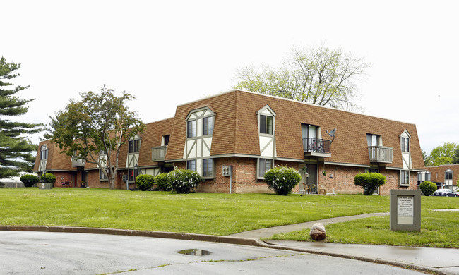 Alt Stone Bridge Apartments in Toledo, OH - Building Photo - Building Photo