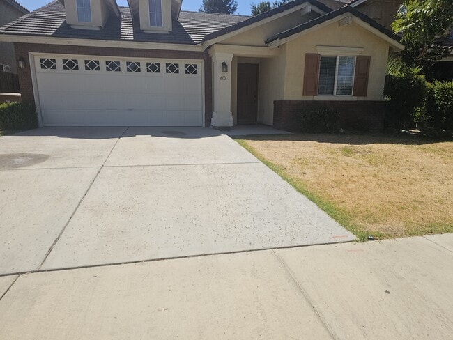 6111 Brewer Creek Dr in Bakersfield, CA - Building Photo - Building Photo