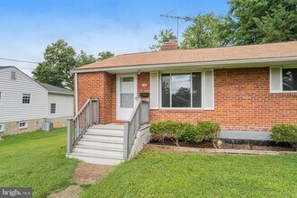 146 S French St in Alexandria, VA - Building Photo - Building Photo