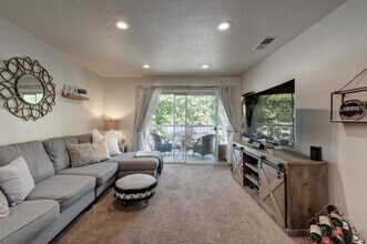 1324 Chateau Cmn, Unit 208 in Livermore, CA - Building Photo - Building Photo