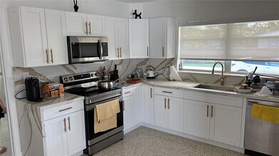 750 Polk St in Hollywood, FL - Building Photo - Building Photo