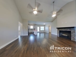 512 Poplar Bend Dr in Dickson, TN - Building Photo - Building Photo