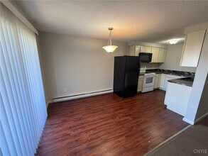 504 Village Blvd N in Baldwinsville, NY - Building Photo - Building Photo