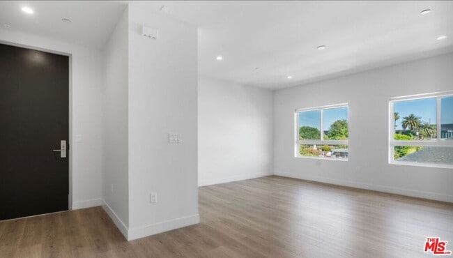 2336 Westwood Blvd in Los Angeles, CA - Building Photo - Building Photo