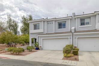 2405 Esteem Ridge Dr in Henderson, NV - Building Photo - Building Photo