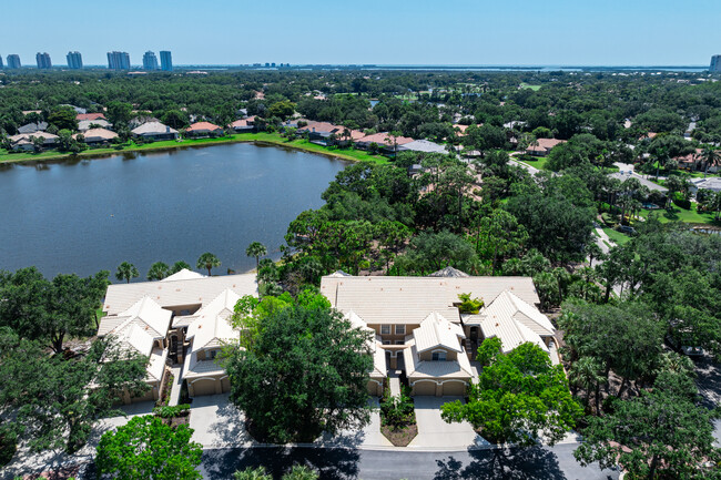 Lakemont Cove in Bonita Springs, FL - Building Photo - Building Photo