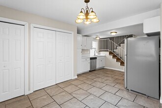 34 E Elza Ave in Hazel Park, MI - Building Photo - Building Photo