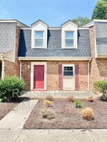 398 Circuit Ln in Newport News, VA - Building Photo