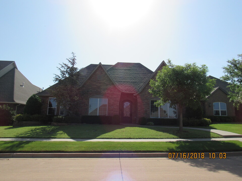 1605 NW 36th St in Lawton, OK - Building Photo