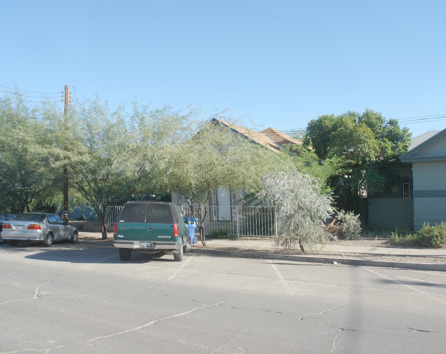428 E 9th St in Tucson, AZ - Foto de edificio