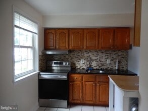 783 Azalea Dr in Rockville, MD - Building Photo - Building Photo