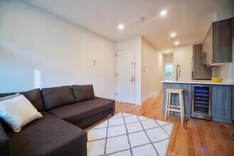 246 Bay St in Jersey City, NJ - Building Photo - Building Photo