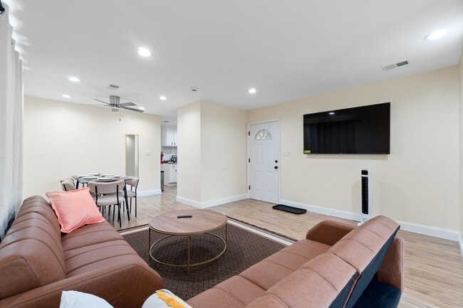 409 66th St in West New York, NJ - Building Photo - Building Photo