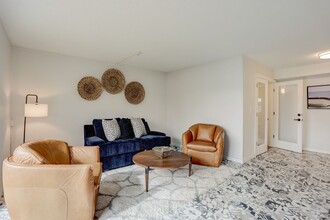 Oak Terrace in Lakewood, WA - Building Photo - Building Photo